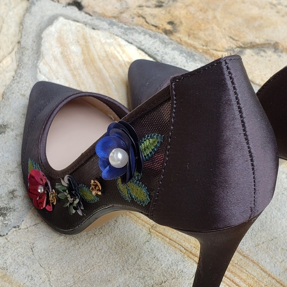 Betsy Johnson Jewel Pump - Picture 5 of 16